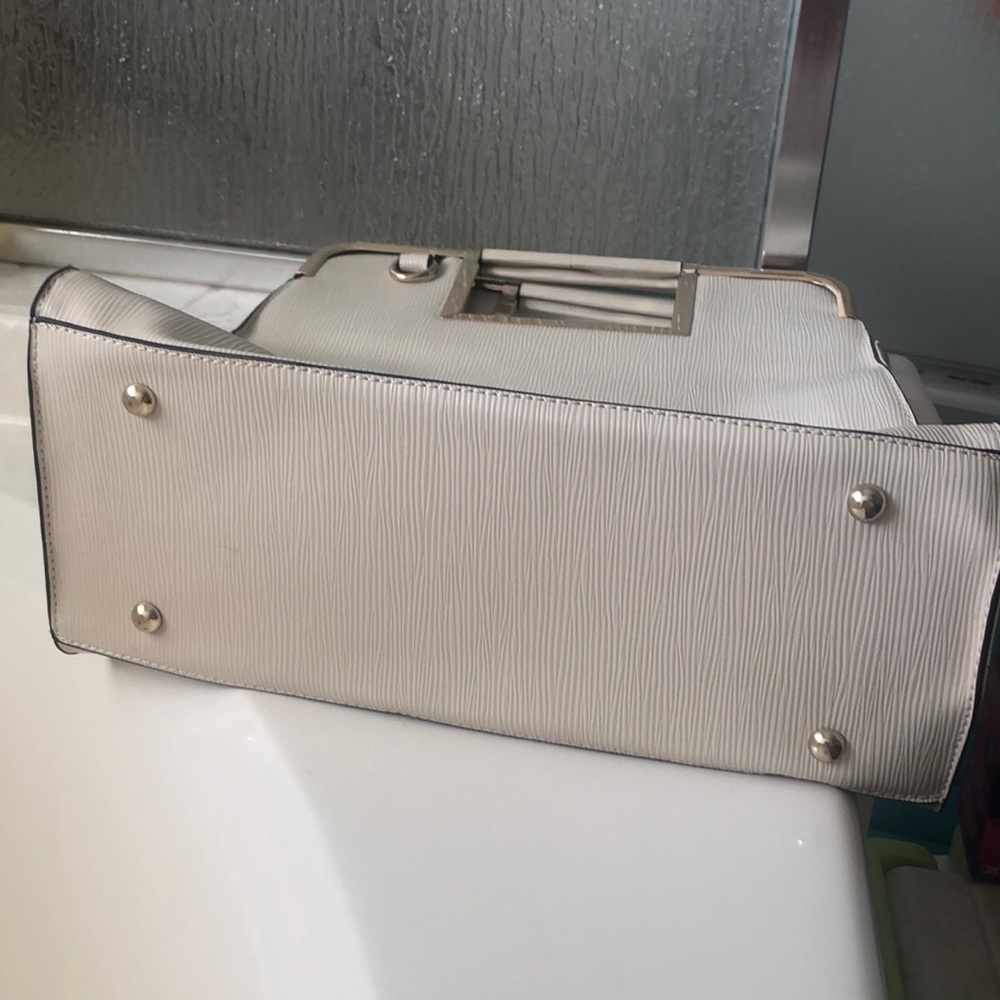 Purse - Picture 4 of 4